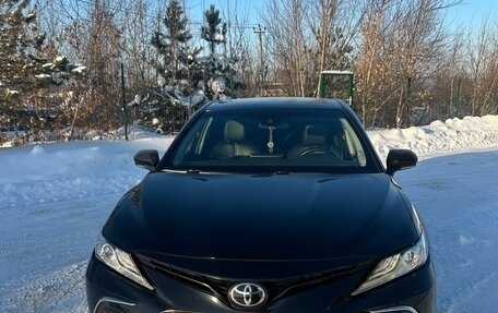 Toyota Camry, 2021 год, 3 400 000 рублей, 1 фотография