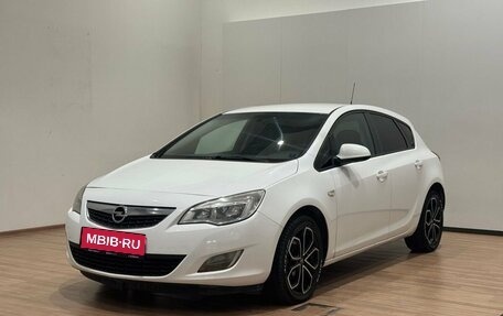 Opel Astra J, 2011 год, 560 000 рублей, 1 фотография