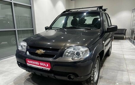 Chevrolet Niva I рестайлинг, 2013 год, 560 000 рублей, 1 фотография