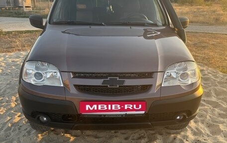 Chevrolet Niva I рестайлинг, 2018 год, 790 000 рублей, 5 фотография