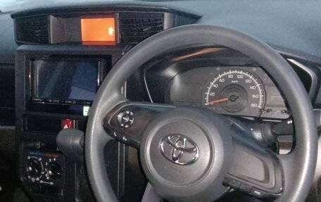 Toyota Roomy I, 2023 год, 1 320 000 рублей, 33 фотография