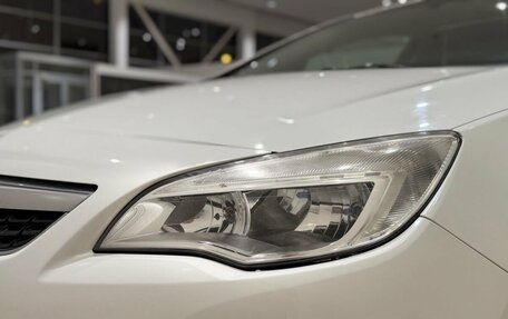 Opel Astra J, 2011 год, 560 000 рублей, 9 фотография