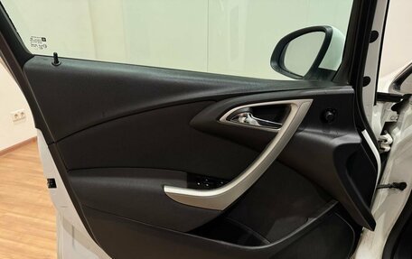 Opel Astra J, 2011 год, 560 000 рублей, 19 фотография