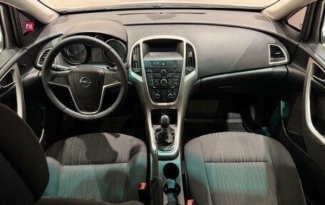 Opel Astra J, 2011 год, 560 000 рублей, 11 фотография