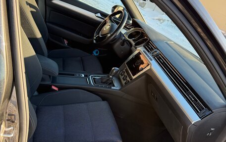 Volkswagen Passat B8 рестайлинг, 2019 год, 2 300 000 рублей, 11 фотография