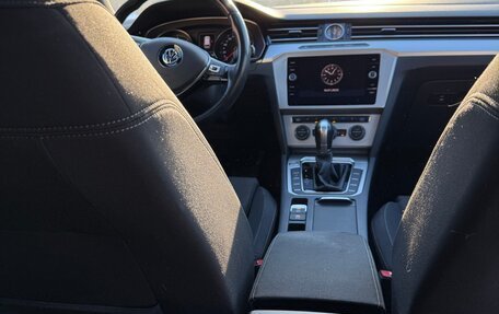 Volkswagen Passat B8 рестайлинг, 2019 год, 2 300 000 рублей, 12 фотография