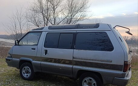 Toyota MasterAce Surf, 1991 год, 510 000 рублей, 12 фотография