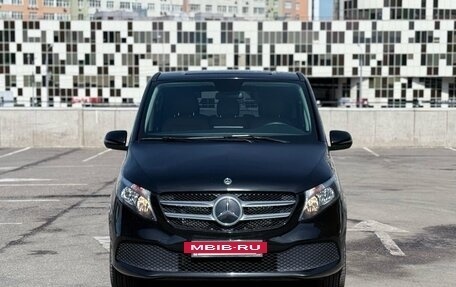 Mercedes-Benz V-Класс, 2022 год, 8 990 000 рублей, 2 фотография