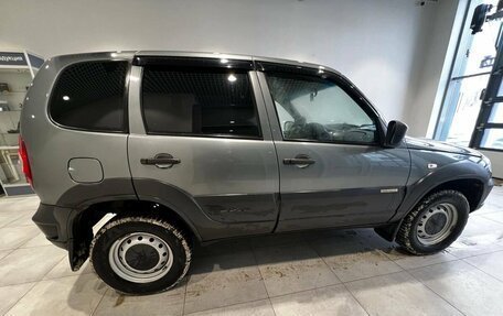 Chevrolet Niva I рестайлинг, 2017 год, 699 000 рублей, 4 фотография