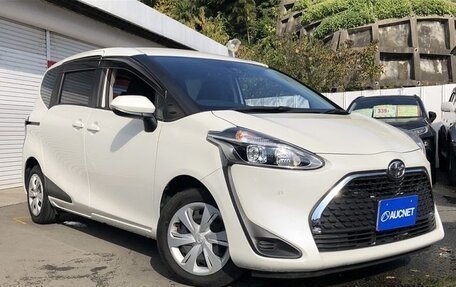 Toyota Sienta II, 2022 год, 1 380 000 рублей, 3 фотография