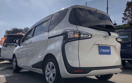 Toyota Sienta II, 2022 год, 1 380 000 рублей, 5 фотография