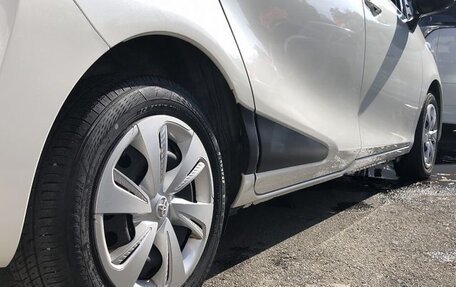 Toyota Sienta II, 2022 год, 1 380 000 рублей, 15 фотография