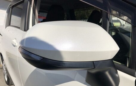 Toyota Sienta II, 2022 год, 1 380 000 рублей, 12 фотография