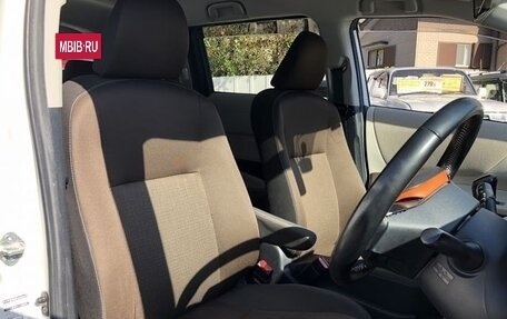 Toyota Sienta II, 2022 год, 1 380 000 рублей, 20 фотография