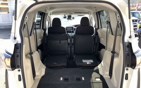 Toyota Sienta II, 2022 год, 1 380 000 рублей, 25 фотография