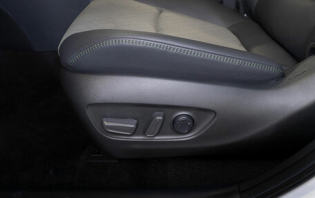 Toyota RAV4, 2025 год, 4 200 000 рублей, 22 фотография