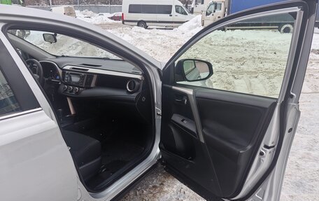 Toyota RAV4, 2015 год, 1 530 000 рублей, 10 фотография