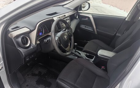 Toyota RAV4, 2015 год, 1 530 000 рублей, 6 фотография