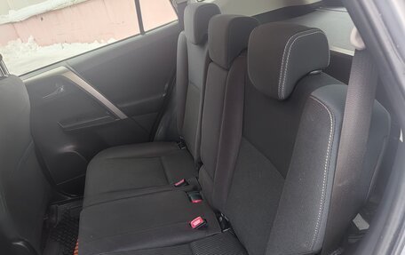 Toyota RAV4, 2015 год, 1 530 000 рублей, 9 фотография