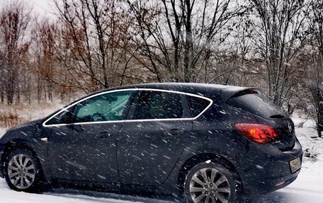 Opel Astra J, 2011 год, 730 000 рублей, 3 фотография