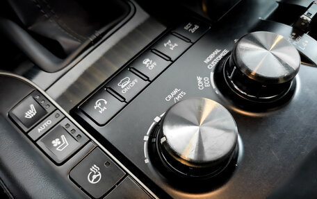 Lexus LX III, 2018 год, 9 990 000 рублей, 29 фотография