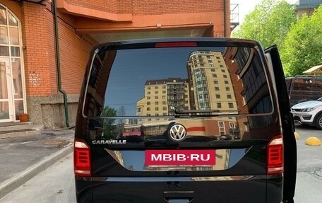 Volkswagen Caravelle T6 рестайлинг, 2018 год, 3 480 000 рублей, 2 фотография
