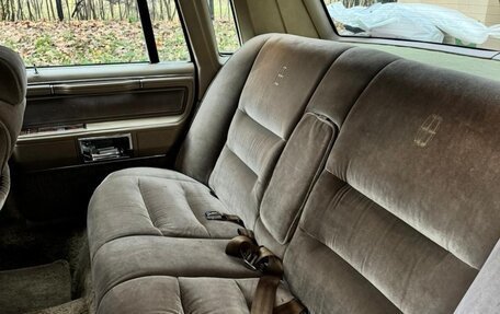 Lincoln Town Car II, 1985 год, 2 100 000 рублей, 7 фотография