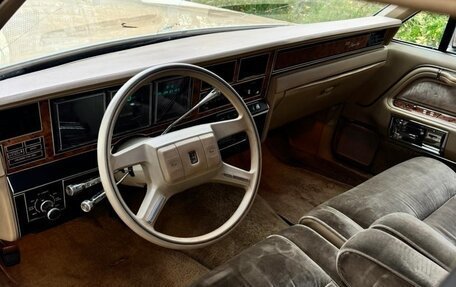 Lincoln Town Car II, 1985 год, 2 100 000 рублей, 6 фотография