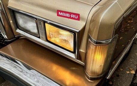 Lincoln Town Car II, 1985 год, 2 100 000 рублей, 15 фотография