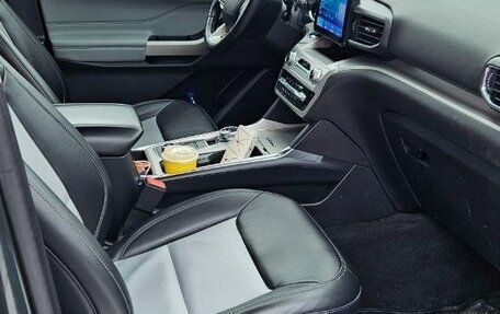 Ford Explorer VI, 2022 год, 2 550 000 рублей, 3 фотография