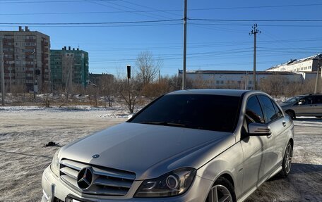 Mercedes-Benz C-Класс, 2011 год, 1 350 000 рублей, 2 фотография