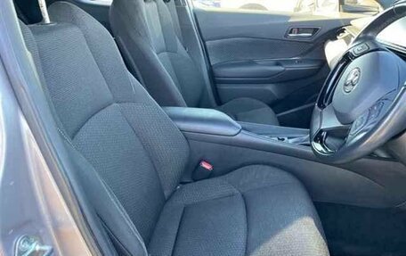 Toyota C-HR I рестайлинг, 2019 год, 1 730 000 рублей, 7 фотография