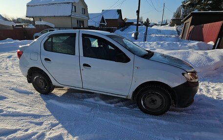 Renault Logan II, 2017 год, 490 000 рублей, 4 фотография
