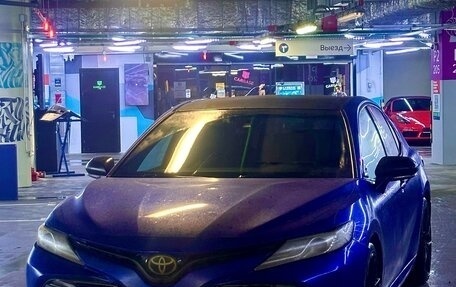 Toyota Camry, 2018 год, 1 899 000 рублей, 4 фотография