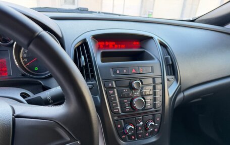 Opel Astra J, 2011 год, 470 000 рублей, 4 фотография