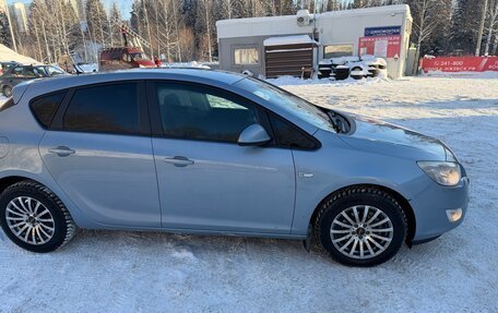 Opel Astra J, 2011 год, 470 000 рублей, 2 фотография