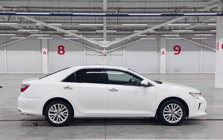 Toyota Camry, 2015 год, 1 570 000 рублей, 5 фотография