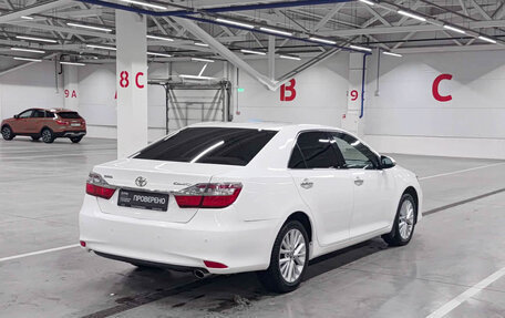 Toyota Camry, 2015 год, 1 570 000 рублей, 6 фотография