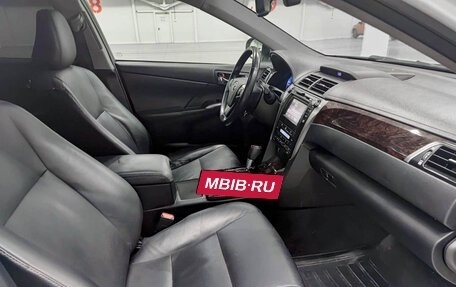 Toyota Camry, 2015 год, 1 570 000 рублей, 13 фотография