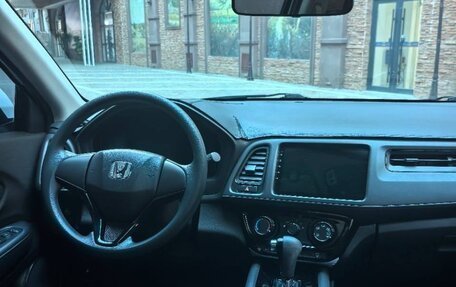 Honda Vezel, 2021 год, 1 630 000 рублей, 13 фотография