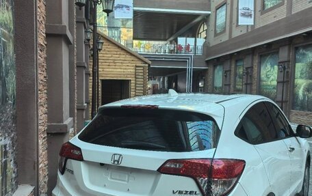 Honda Vezel, 2021 год, 1 630 000 рублей, 4 фотография