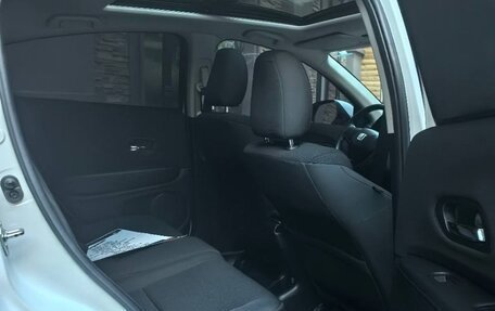 Honda Vezel, 2021 год, 1 630 000 рублей, 6 фотография