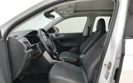 Volkswagen T-Cross I, 2022 год, 1 800 000 рублей, 7 фотография