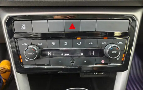 Volkswagen T-Cross I, 2022 год, 1 800 000 рублей, 14 фотография