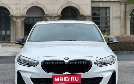 BMW 1 серия, 2022 год, 2 000 000 рублей, 1 фотография