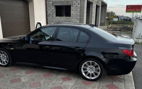 BMW 5 серия, 2004 год, 950 000 рублей, 9 фотография