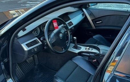 BMW 5 серия, 2004 год, 950 000 рублей, 16 фотография