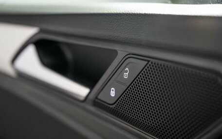 Volkswagen Tiguan II, 2021 год, 2 710 000 рублей, 17 фотография