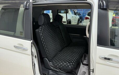 Toyota ISis I, 2011 год, 1 179 000 рублей, 18 фотография