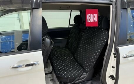 Toyota ISis I, 2011 год, 1 179 000 рублей, 17 фотография